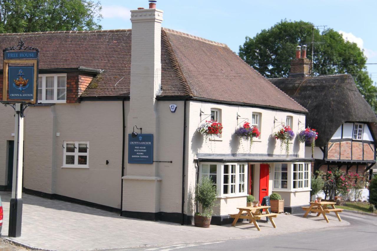 Crown And Anchor Hotel Marlborough Buitenkant foto