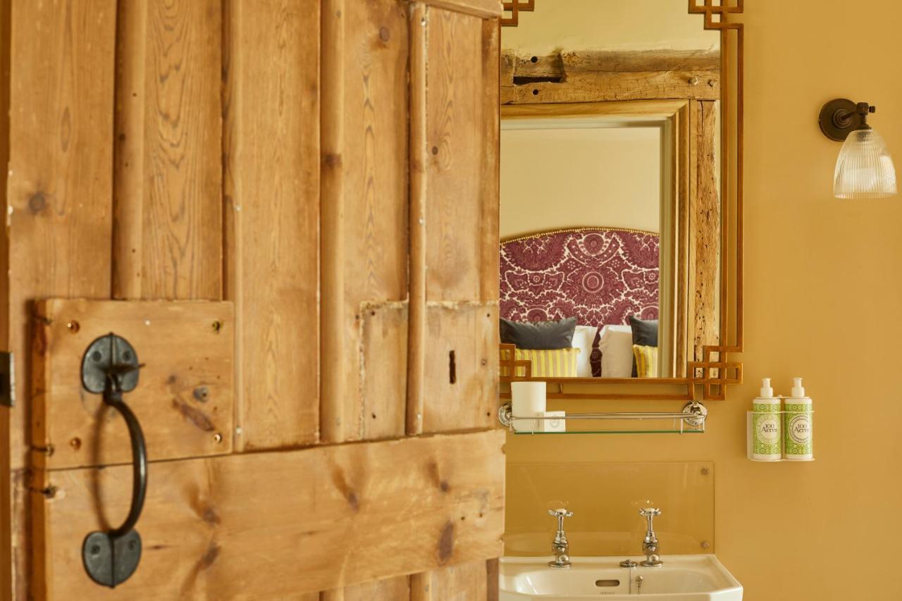 Crown And Anchor Hotel Marlborough Buitenkant foto