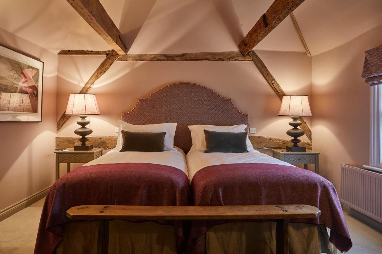 Crown And Anchor Hotel Marlborough Buitenkant foto